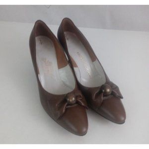 Julianelli Harzfeld's-Kansas City Brown Leather Pumps With Beaded Bow Accent 6.5